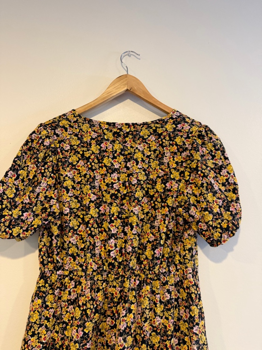 Piper and Scoot Black Floral V-Neck Dress with pockets Size small - Picture 4 of 11